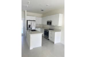 8167 Nw 41st St E-111 Doral, FL 33166 - MLS#A11964553