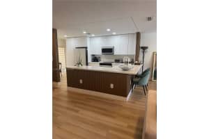 10233 Nw 52nd Ln Doral, FL 33178 - MLS#A11964563