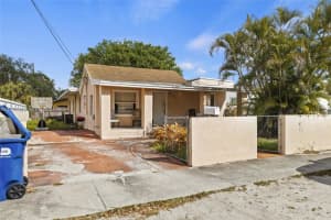 2071 Nw 86th St, Miami