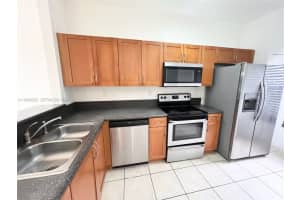 4915 Sw 140th Ter 8, Miramar