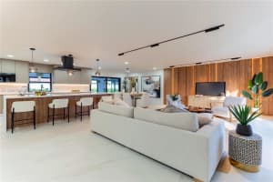 2415 Ne 35th Dr Fort Lauderdale, FL 33308 - MLS#A11964656