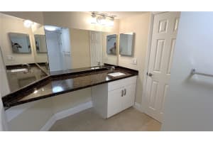 2860 N Oakland Forest Dr Club2 Oakland Park, FL 33309 - MLS#A11964713