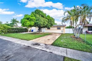 2771 Nw 8th St Pompano Beach, FL 33069 - MLS#A11964739