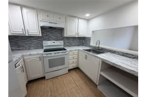 13685 Ne 10th Ave 304 North Miami, FL 33161 - MLS#A11964752