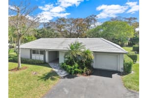 820 E Cypress Ln V-38 Pompano Beach, FL 33069 - MLS#A11964795