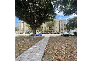 9320 Fontainebleau Blvd 211 Miami, FL 33172 - MLS#A11964817