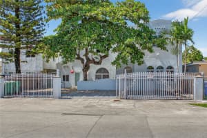 1680 Nw 22nd Ct, Miami