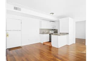 1027 Pennsylvania Ave 206 Miami Beach, FL 33139 - MLS#A11964830