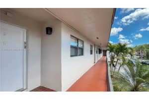 8885 Fontainebleau Blvd 205 Miami, FL 33172 - MLS#A11964846
