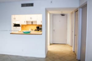 240 Lakeview Dr 306 Weston, FL 33326 - MLS#A11964860