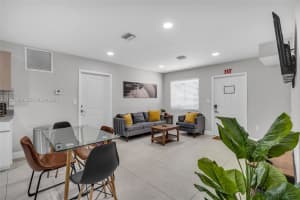 507 Nw 8th Ave #1 Fort Lauderdale, FL 33311 - MLS#A11964880