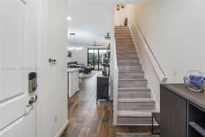 4204 N Dixie Hwy 2 Oakland Park, FL 33334 - MLS#A11964891