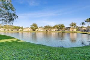 351 Palm Way , Pembroke Pines, FL 33025 - MLS#A11964921