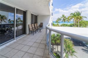 16711 Collins Ave APT 303, Sunny Isles Beach, FL 33160, - MLS#A11964935