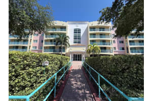 201 Golden Isles Dr 311, Hallandale Beach