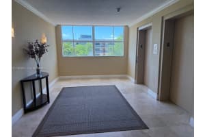 201 Golden Isles Dr 311 Hallandale Beach, FL 33009 - MLS#A11964949