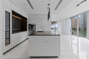 300 Biscayne Blvd Way 704 Miami, FL 33131 - MLS#A11964961