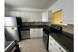 2223 Park Ln 304, Hollywood