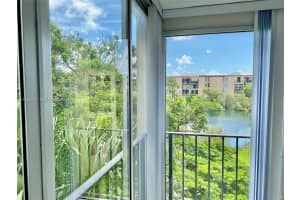 8897 Fontainebleau Blvd 303 Miami, FL 33172 - MLS#A11965117