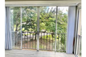 8897 Fontainebleau Blvd 303 Miami, FL 33172 - MLS#A11965117