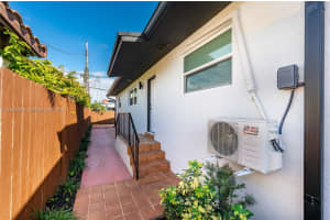 3321 Nw 19th Ter B Miami, FL 33125 - MLS#A11965268