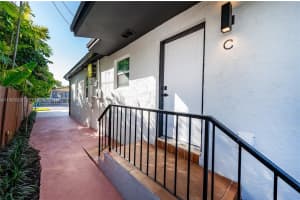 3321 Nw 19th Ter C Miami, FL 33125 - MLS#A11965303