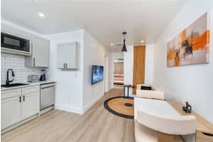 3321 Nw 19th Ter C Miami, FL 33125 - MLS#A11965303