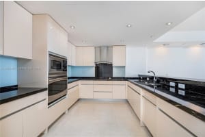 151 Crandon Blvd 928 Key Biscayne, FL 33149 - MLS#A11965307