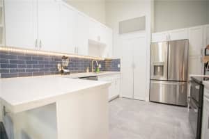 523 Leslie Dr Hallandale Beach, FL 33009 - MLS#A11965326