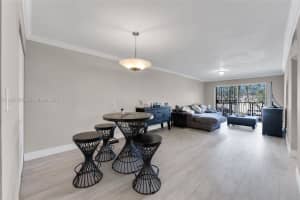 30 E 39th St 214 Hialeah, FL 33013 - MLS#A11965335