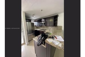 8031 Nw 8th St 17 Miami, FL 33126 - MLS#A11965362