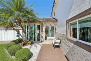 6173 Nw 181st Terr Cir N Hialeah, FL 33015 - MLS#A11965375