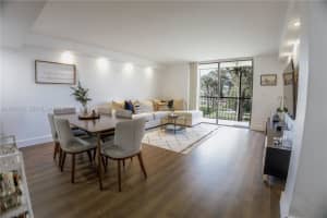 8045 Sw 107th Ave 212 Miami, FL 33173 - MLS#A11965417