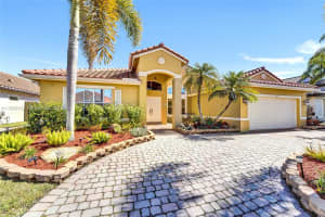 1553 Sw 191st Ave Pembroke Pines, FL 33029 - MLS#A11965432