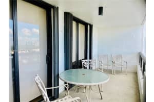 2555 Collins Ave APT 2006, Miami Beach, FL 33140, - MLS#A11965494