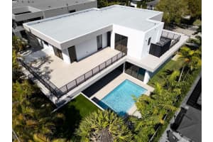 215 S Shore Dr Miami, FL 33133 - MLS#A11965562