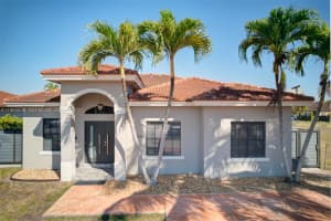 14833 Sw 35th Ln Miami, FL 33185 - MLS#A11965638