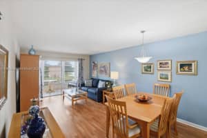 9850 Sunrise Lakes Blvd 305, Sunrise