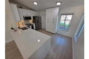 13950 Oaklawn Pl Davie, FL 33325 - MLS#A11965697