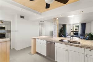 301 Ne 14th Ave 601 Hallandale Beach, FL 33009 - MLS#A11965709