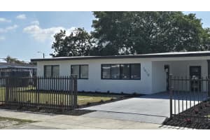 1910 Nw 134th St, Miami