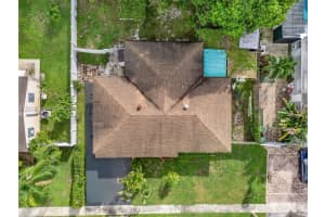 136 Cayman Dr Palm Springs, FL 33461 - MLS#A11965777