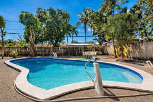 120 Ne 175th St, Miami