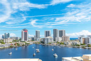 427 Golden Isles Dr 16f, Hallandale Beach