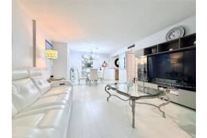 6000 Ne 22nd Way 2g Fort Lauderdale, FL 33308 - MLS#A11965891