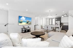 436 Se 12th Ct Fort Lauderdale, FL 33316 - MLS#A11965909