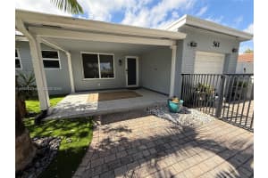 561 Se 3rd Ter Pompano Beach, FL 33060 - MLS#A11966045