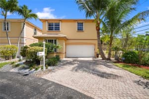 1282 Grant Ct Hollywood, FL 33019 - MLS#A11966147