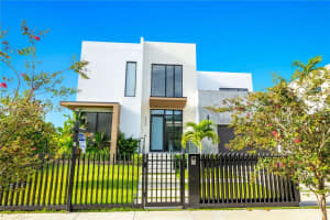 2050 S Hibiscus Dr, North Miami