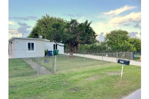 15001 Leisure Dr 1 Homestead, FL 33033 - MLS#A11966212